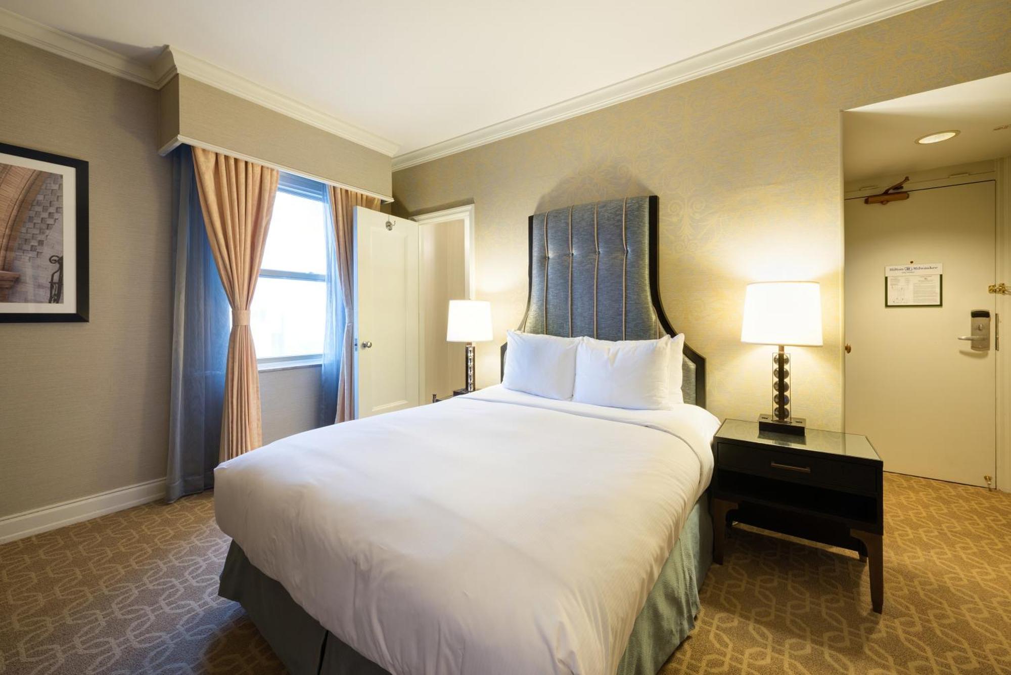 Hotel Hilton Milwaukee Esterno foto