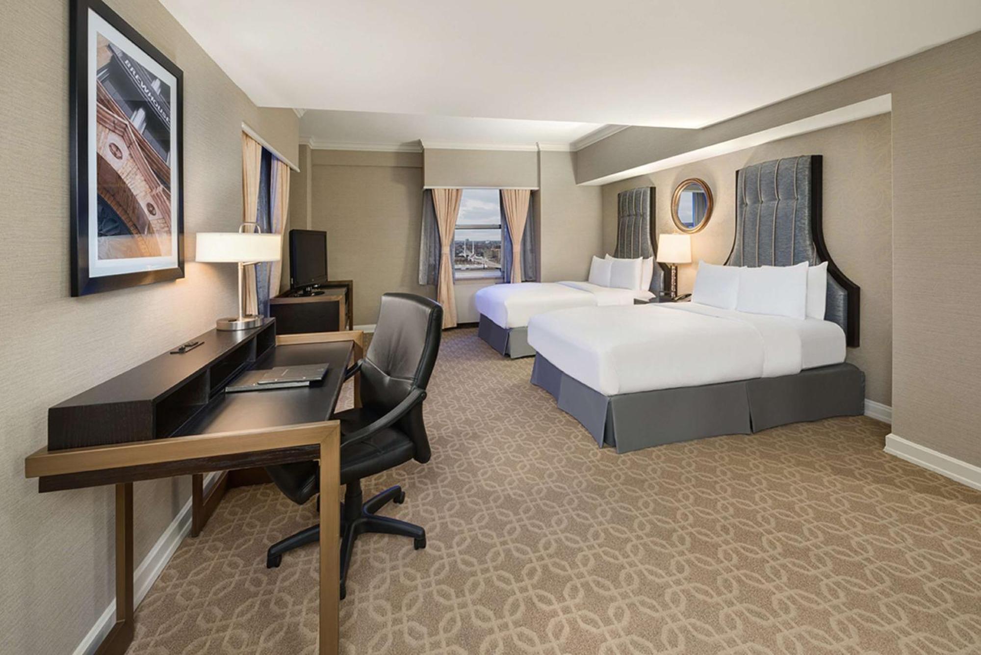 Hotel Hilton Milwaukee Esterno foto